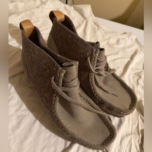 CLARKS ORIGINALS WALLABEE GRAY COMBO